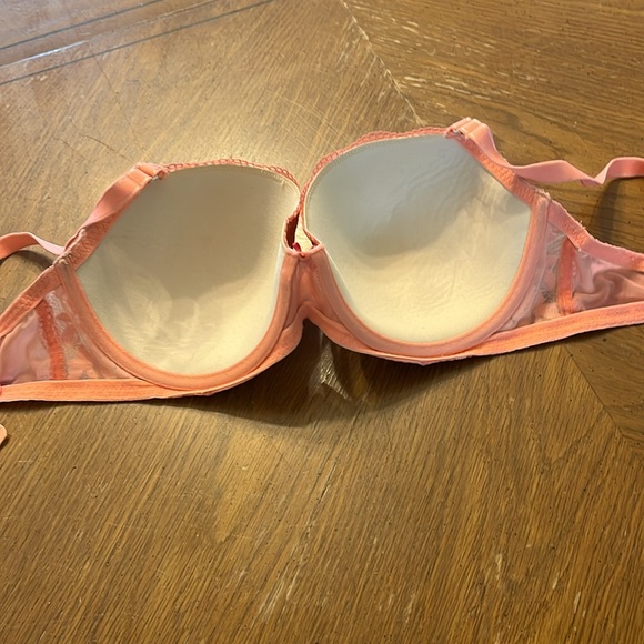 Betsy Johnson pink lace underwire bra size 34DD - Picture 3 of 4